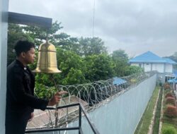 Tingkatkan Kewaspadaan, Petugas Jaga Lapas Narkotika Karang Intan Lakukan Pengawasan Dari Menara Pos Atas