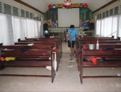 Warga Binaan Nasrani Gotong Royong Bersihkan Gereja Oikumene