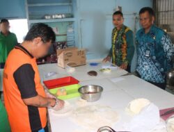 Warga Binaan Lapas Banjarmasin Asah Keterampilan Kuliner Lewat Produksi Risoles