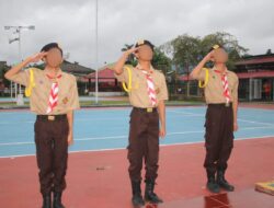 Warga Binaan Lapas Banjarmasin Laksanakan Tugas Penurunan Bendera Dengan Penuh Tanggung Jawab
