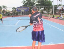Petugas Dan Warga Binaan Lapas Banjarmasin Bangun Keakraban Lewat Tenis Lapangan