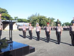 Kapolres Tanimbar Pimpin Korps Raport, Personel Naik Pangkat Disiram Air Kembang