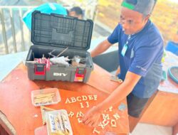 Lapas Narkotika Karang Intan Latih Warga Binaan Membuat Gantungan Kunci Huruf dari Bambu