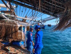 Polair Tanimbar Kawal Nelayan Panen Telur Ikan Terbang