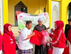 PIPAS Lapas Narkotika Karang Intan Bagikan Sembako kepada Masyarakat dalam Bakti Sosial HUT ke-81 RI