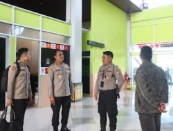 Kapolres Kepulauan Tanimbar Jemput Tim Supervisi Rojianstra SSDM Polri di Bandara