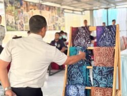 Kakanwil Ditjenpas Kalsel Apresiasi Sasirangan Kayn Nakarin Karya Warga Binaan Lapas Narkotika Karang Intan