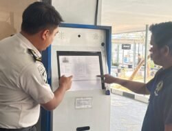Lapas Narkotika Karang Intan Dampingi Warga Binaan Manfaatkan Layanan Self Service