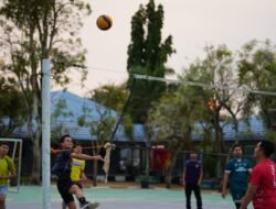 Latihan Bola Voli, Pegawai Lapas Narkotika Karang Intan Bangun Komunikasi dan Kerja Sama