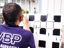 Lapas Narkotika Karang Intan Kembangkan Keterampilan Warga Binaan melalui Produksi 100 Papan Catur
