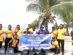 Jaga Ekosistem Pesisir, Sat Polair Polres Tanimbar Gelar Aksi Bersih Pantai Bersama Warga