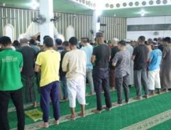 Lapas Banjarmasin Laksanakan Salat Zuhur Berjemaah, Warga Binaan Jadi Imam