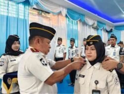 Kalapas Banjarmasin Sematkan Tanda Kenaikan Pangkat Pegawai sebagai Apresiasi Pengabdian