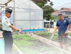Rawat Tanaman Kangkung, Lapas Banjarmasin Bekali Warga Binaan Keterampilan Bertani